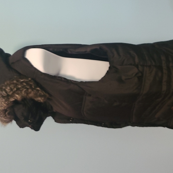 Ladies Vest With Detachable Hood. - Picture 5 of 12